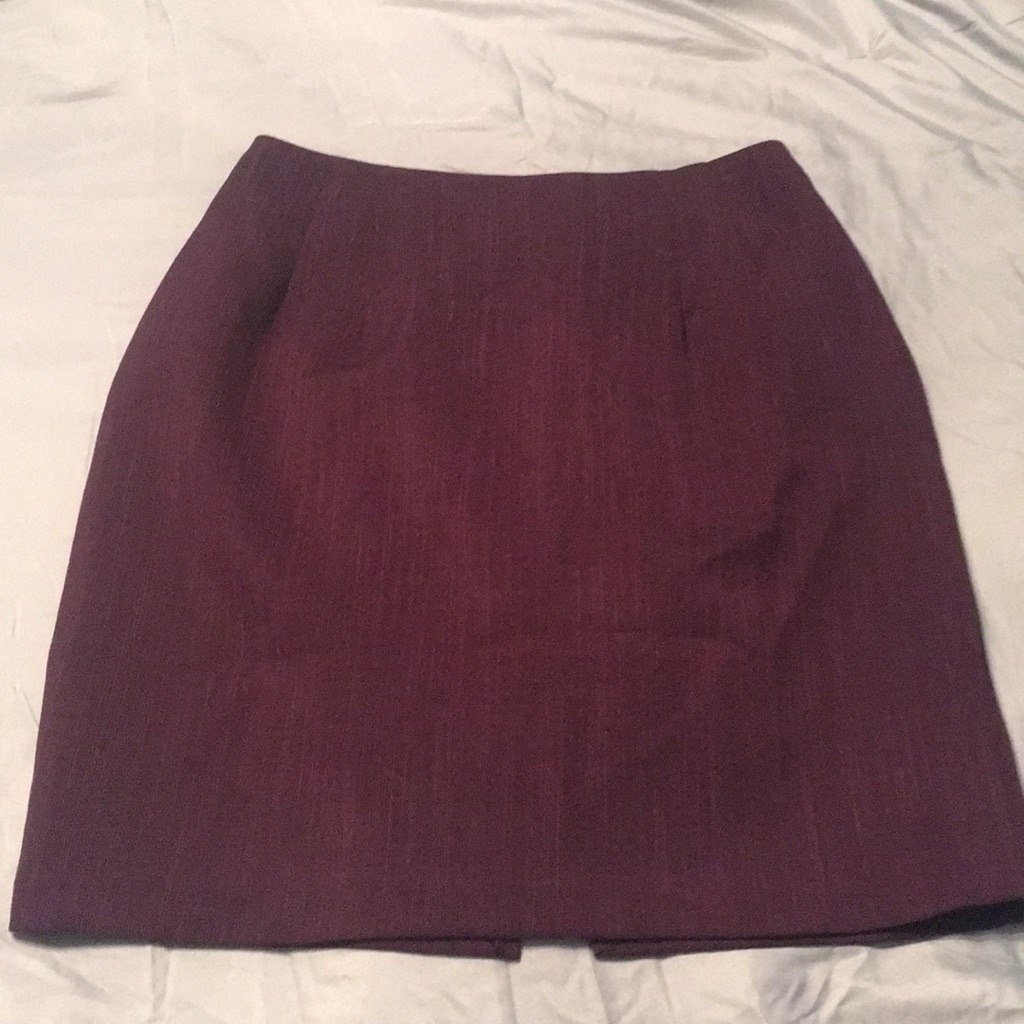 Straight Line Suit Skirt